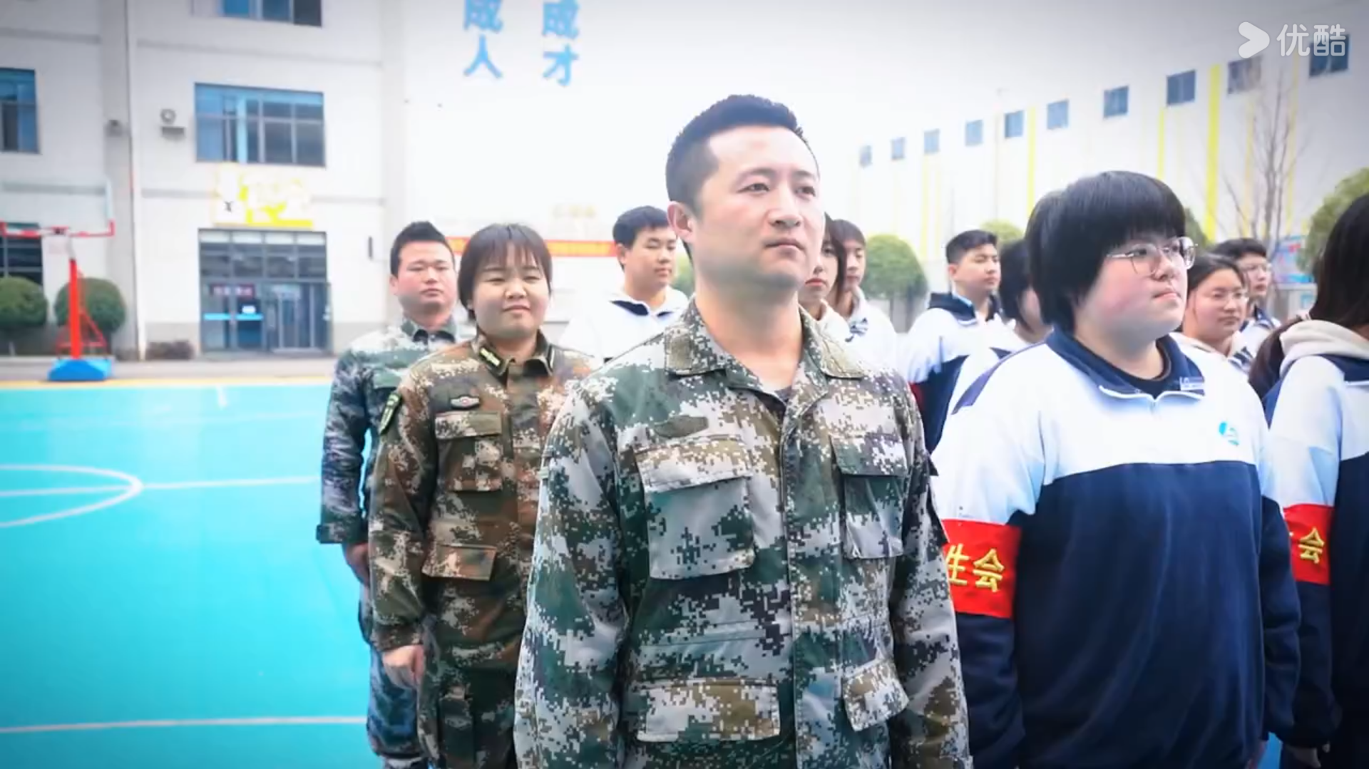 国旗班换届退役仪式，三年热血和汗水成就更好的自己